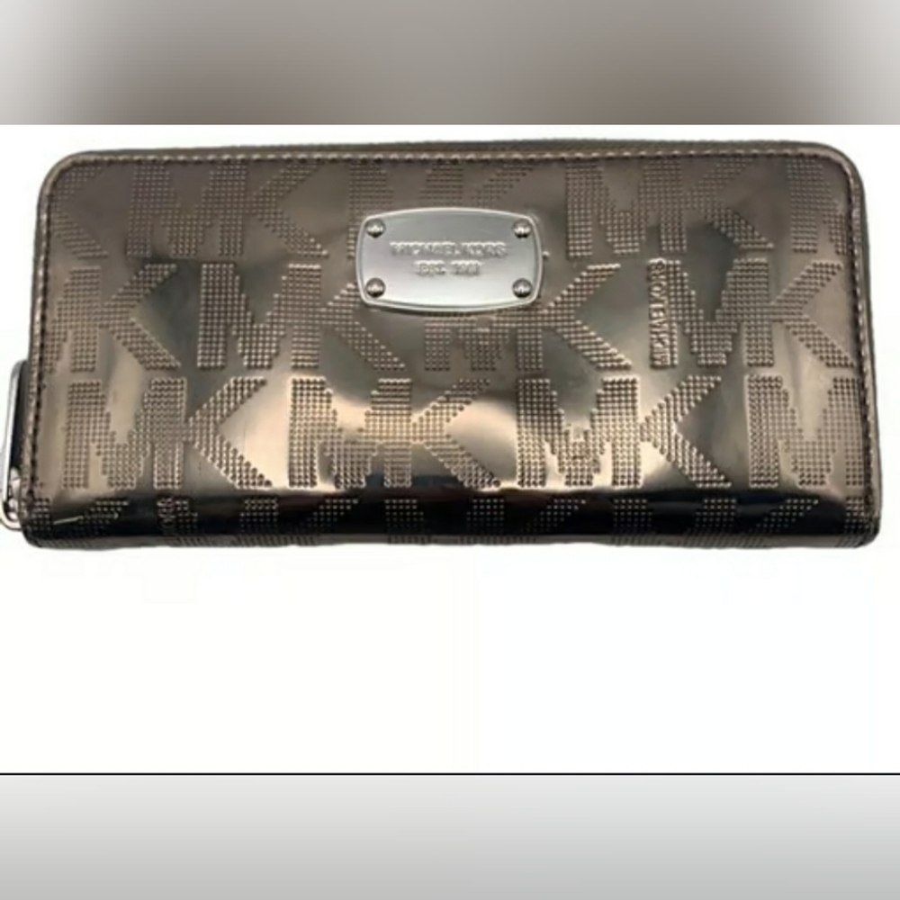 Michael Kors MK Gun Metallic Patent Leather Silver Monogram Clutch Wallet